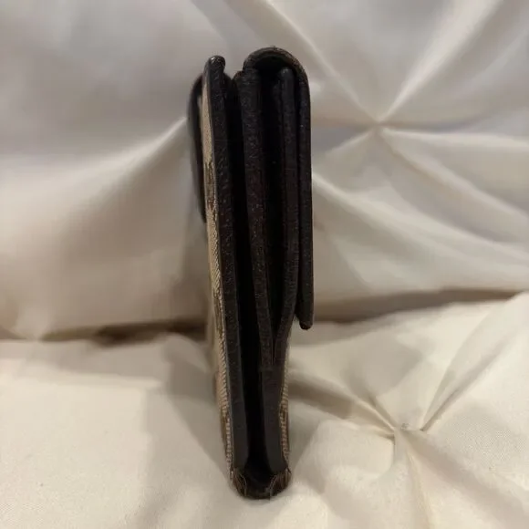 Gucci Brown Monogram Wallet - Picture 6 of 14